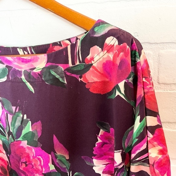 St. John Blouse Floral Roses Short Sleeve Silk Purple Pink Red S Oversized FLAW - Picture 4 of 13